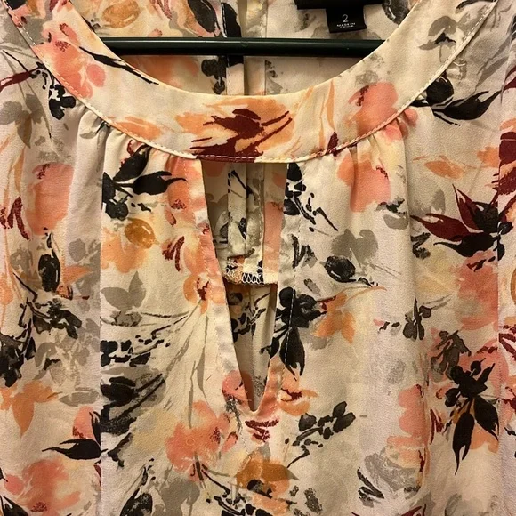 Torrid floral peach and green top size 2 - Picture 6 of 9